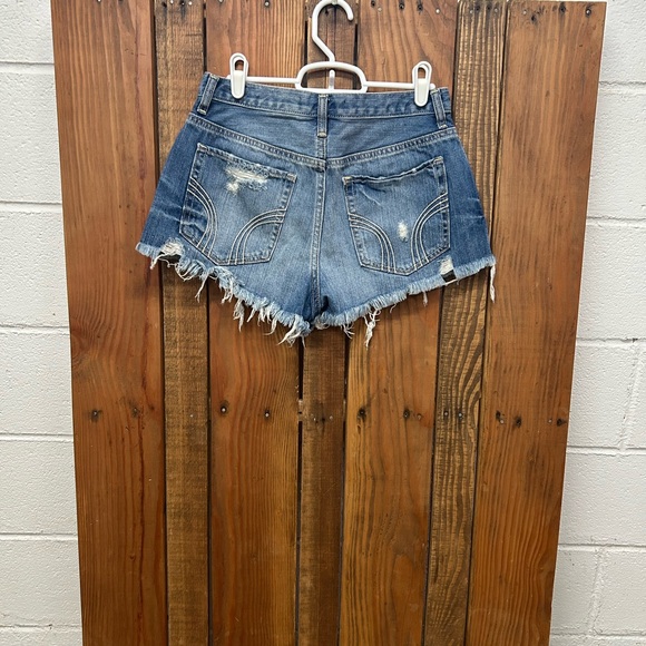 Hollister size 5 high waisted Jean shorts - Picture 7 of 8